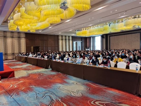 ӵ��ת�� ͻ�����졪��������������ڶ�������Ϊ�й��ܻ��ʦЭ���ڿ�