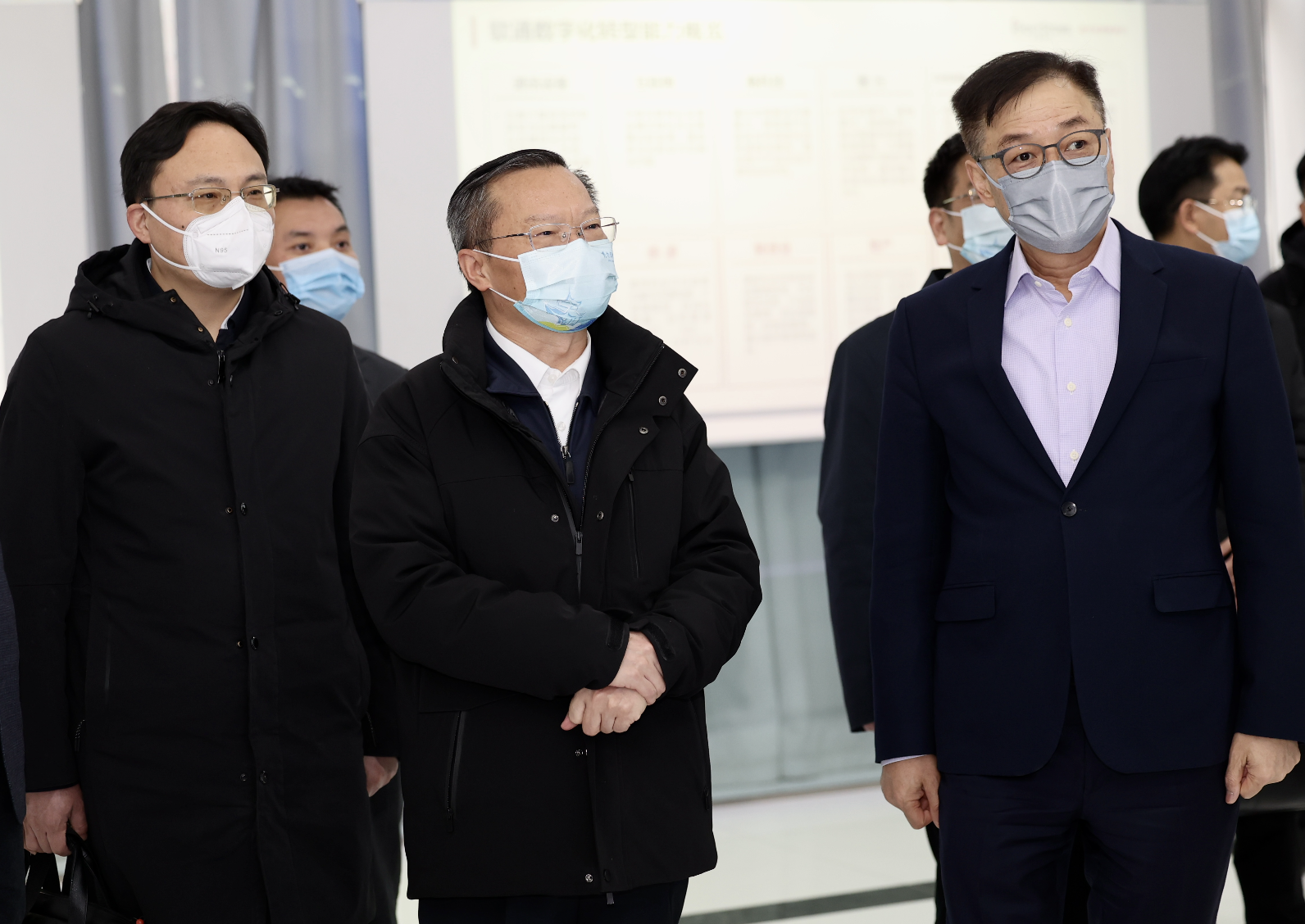 ����ʡί��ί��������ί��Ǻ�����һ�и�������������ڶ������е���